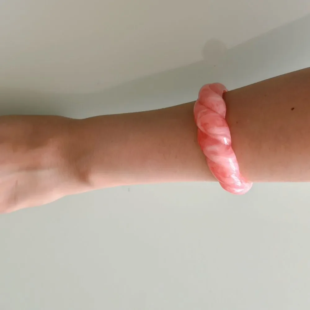 Pink Twisted Bangle Bracelet A1014